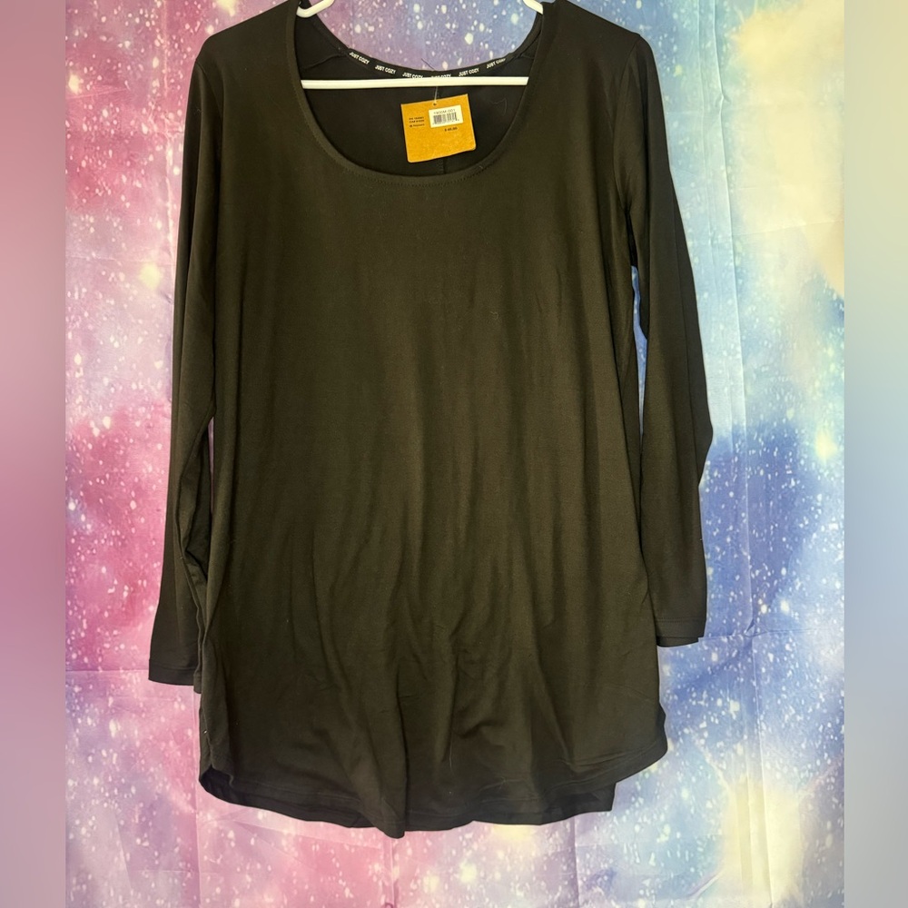 New black just cozy shirt 🛍